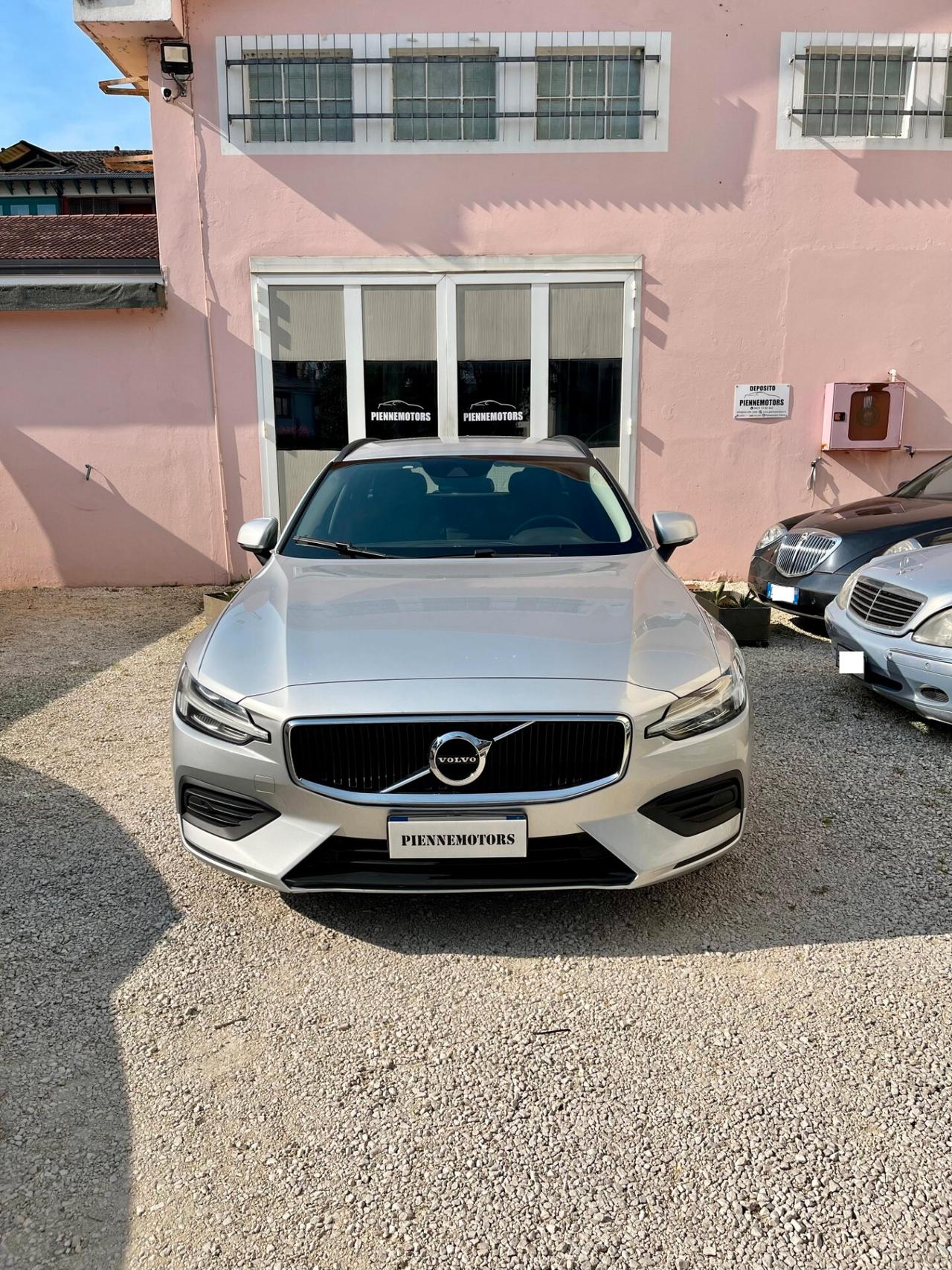 Volvo V60 B4 (d) Geartronic UNICOPROPRIETARIO IVA ESPOSTA TAGLIANDI UFFICIALI