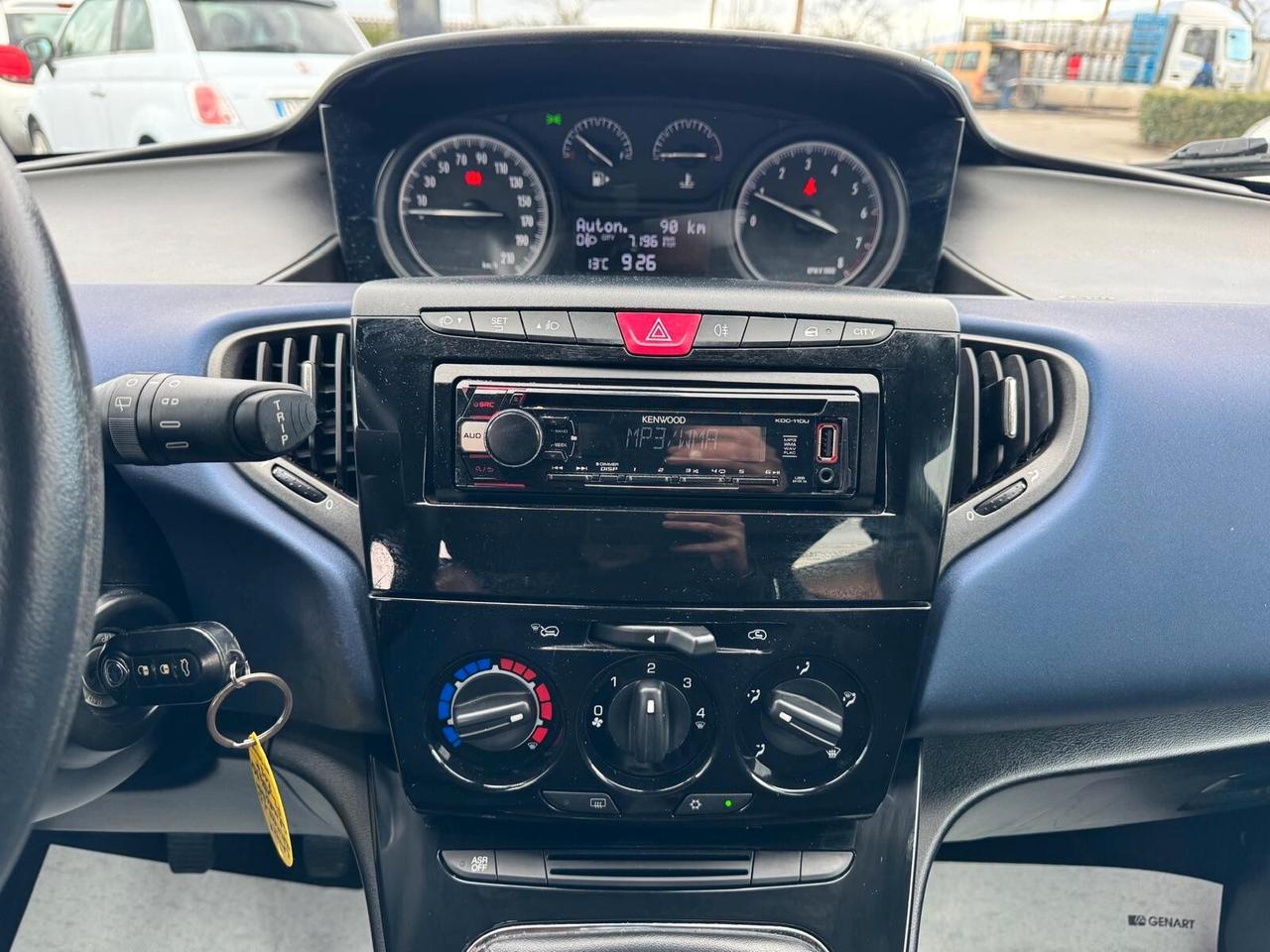 Lancia Ypsilon 1.2 BENZ NEOPTENTATI 2017