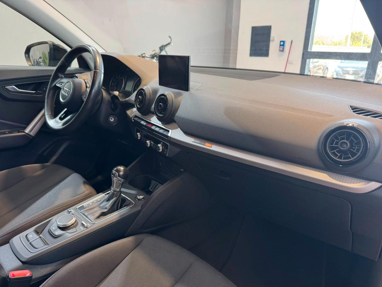 Audi Q2 40 TFSI quattro S tronic Business