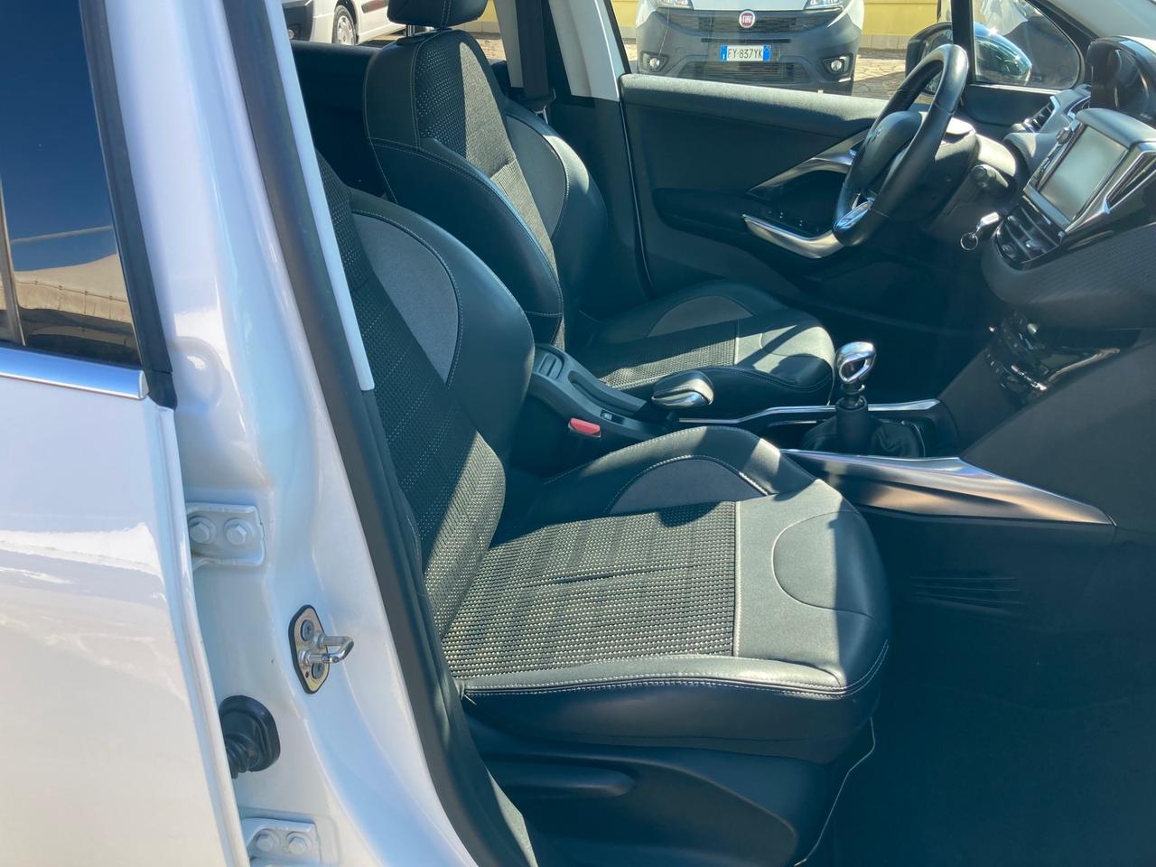 Peugeot 2008 1.6 e-HDi 115 CV Stop&Start Allure