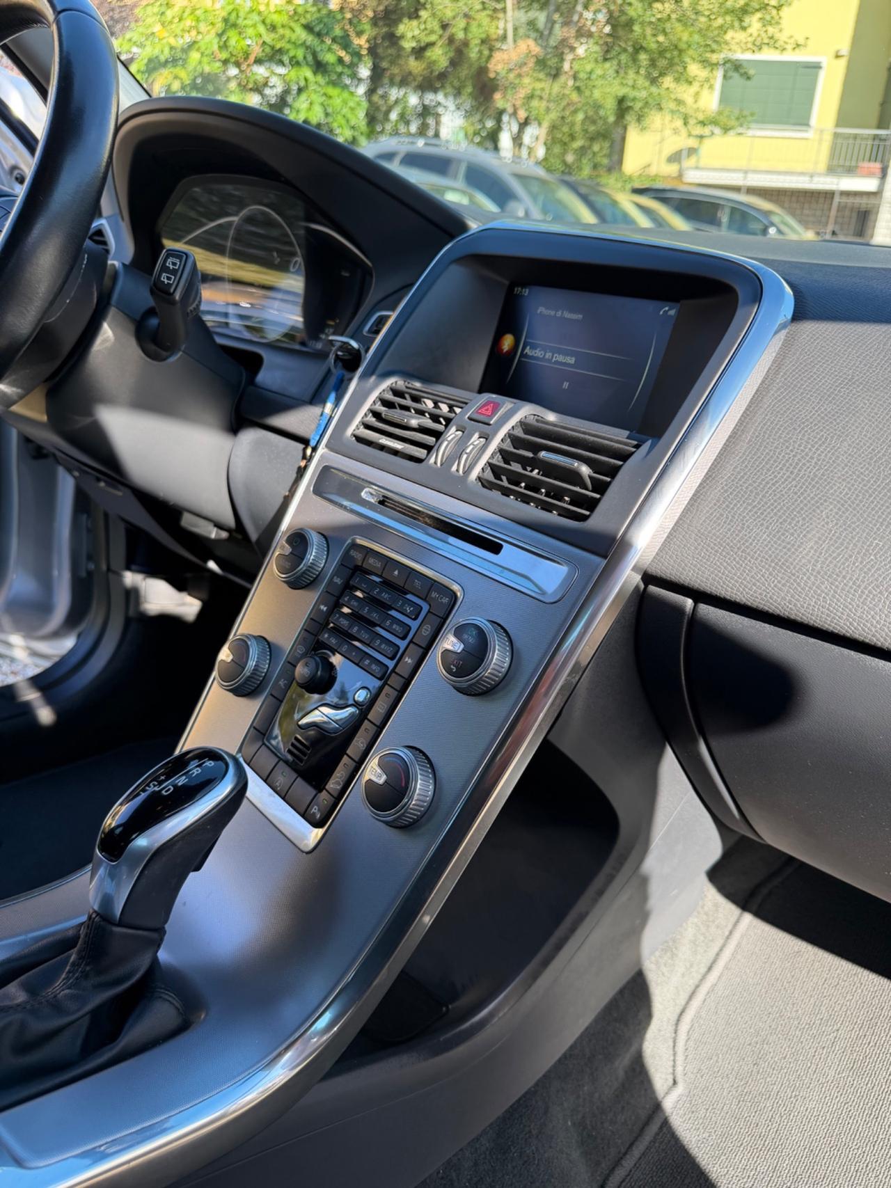 Volvo XC60 D4 AWD MOMENTUM 4x4 KMCERT GARANZ