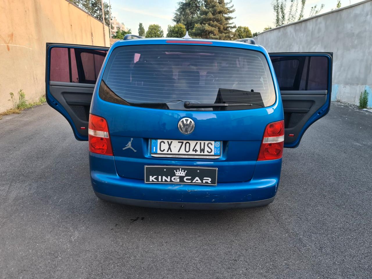 Volkswagen Touran 1.6 Conceptline
