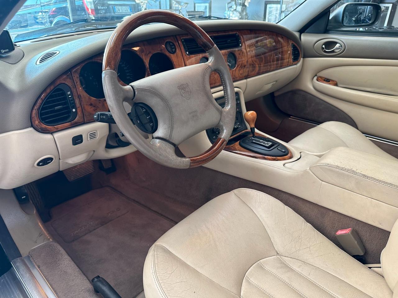 JAGUAR XK8 COUPE' UNICOPROP. PARI AL NUOVO ISCRITTO ASI