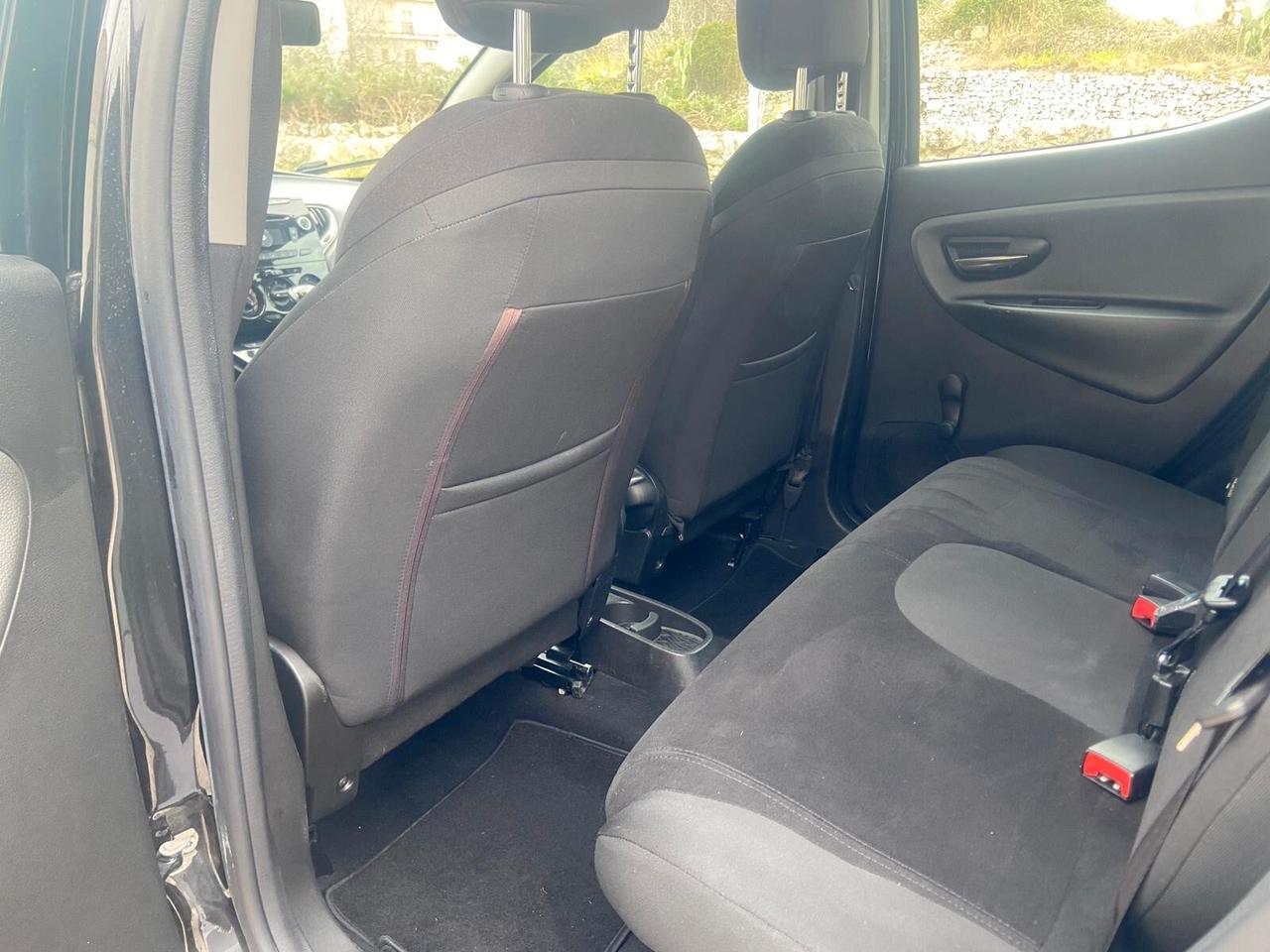 Lancia Ypsilon 1.2 69 CV 5 porte Platinum