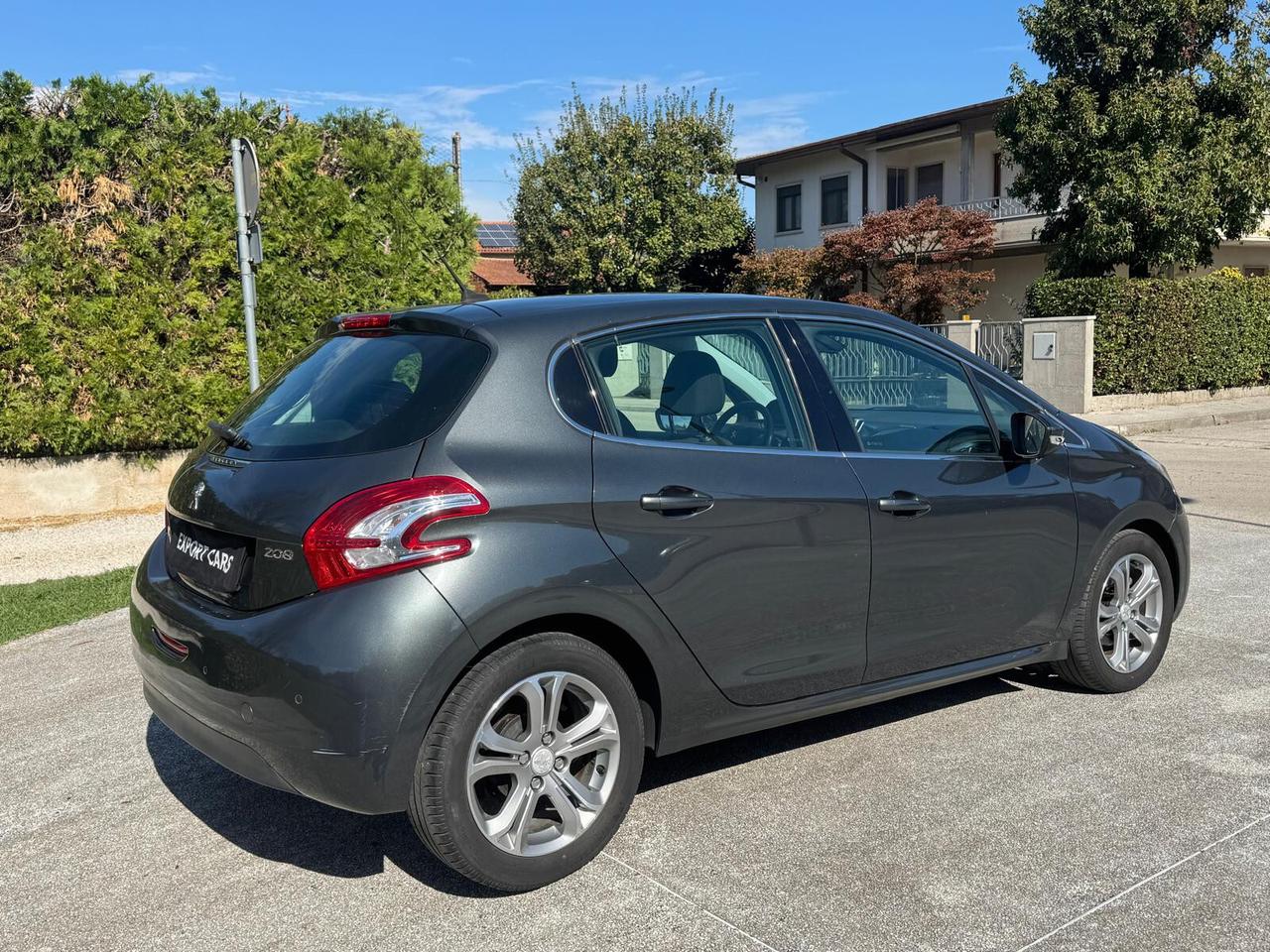 PEUGEOT 208 1.4 HDi 68 CV 5 Porte Allure – NAVIGATORE – 121.000 KM