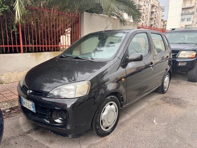 Daihatsu YRV anche permuta o scambi0