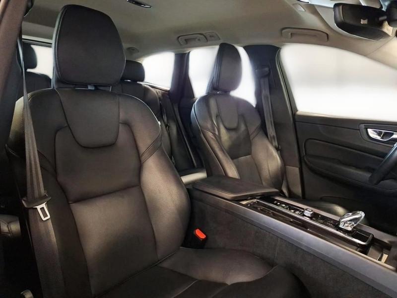 VOLVO XC60 B4 D AWD automatico Inscription