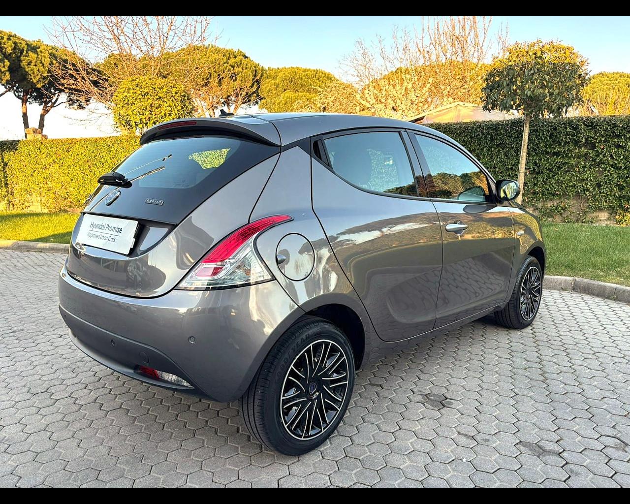 LANCIA Ypsilon III 2021 - Ypsilon 1.0 firefly hybrid Gold Plus s&s 70cv 5p.ti