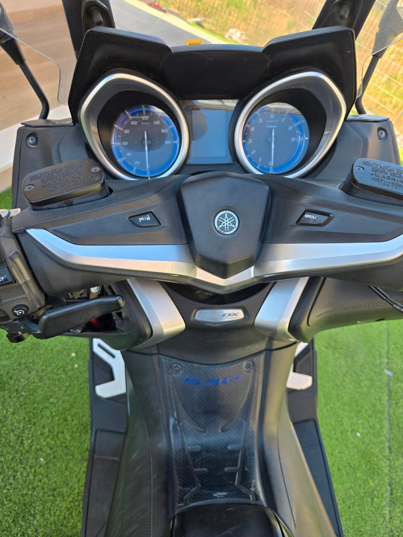 Yamaha TMAX DX