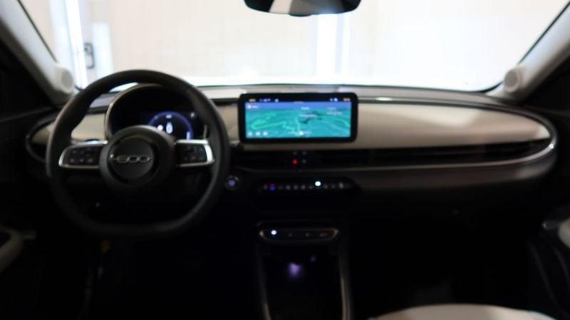 FIAT 600 600 1.2 hybrid La Prima 110cv auto
