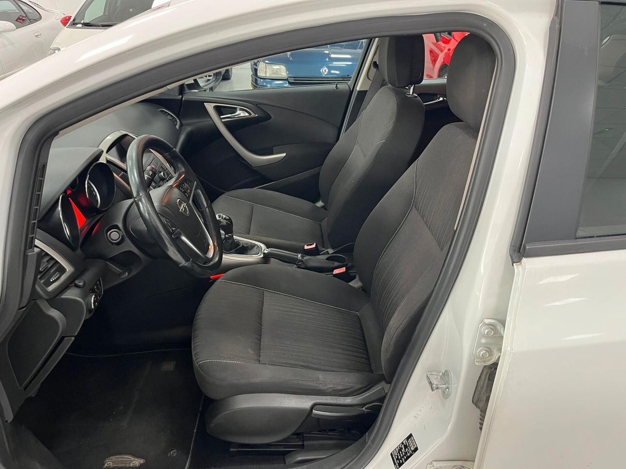 Opel Astra 5p 1.4 100cv