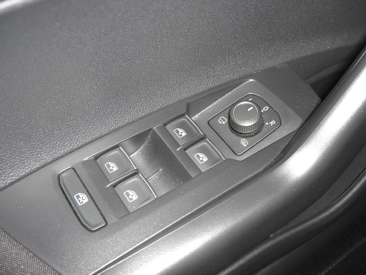 Volkswagen Taigo 1.5 TSI ACT 150 CV DSG R-Line