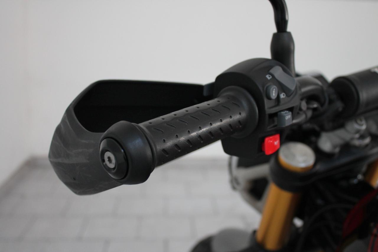 Triumph Scrambler 400 x