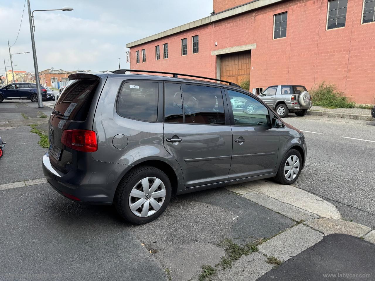 VOLKSWAGEN Touran 1.6 TDI 105 CV 7 POSTI