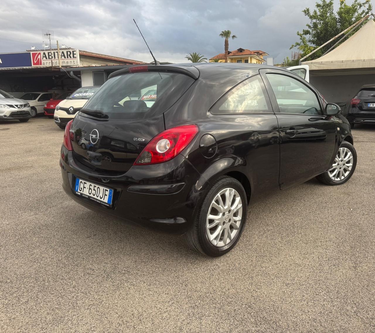 Opel Corsa 1.2 80CV 3 porte GPL-TECH Club