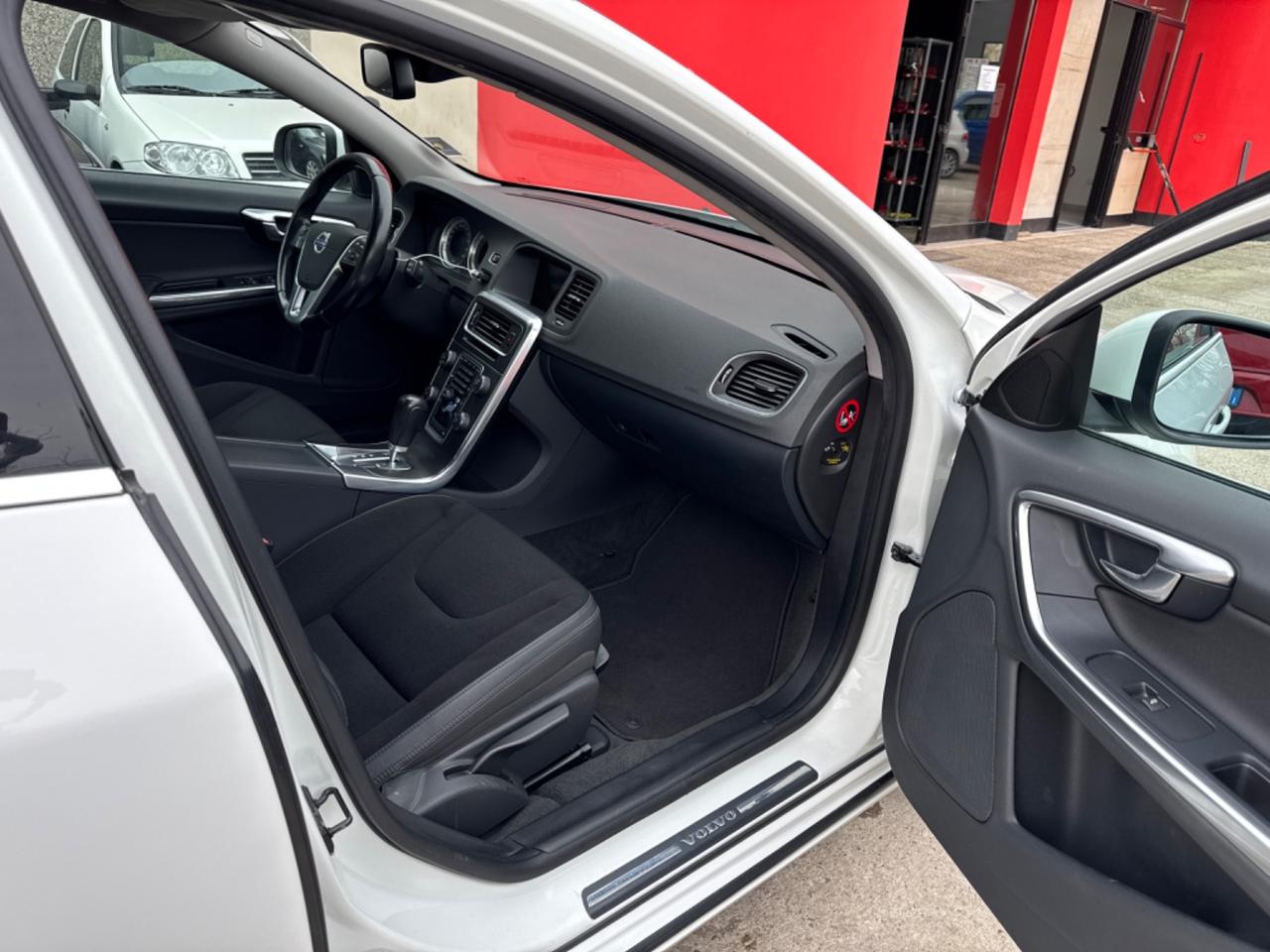 Volvo V60 D3 Geartronic Summum