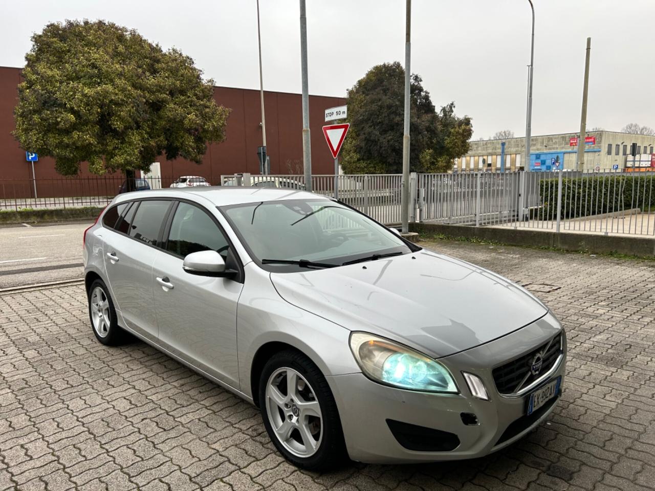 Volvo V60 1.6d cv115 DRIVE Kinetic S.W