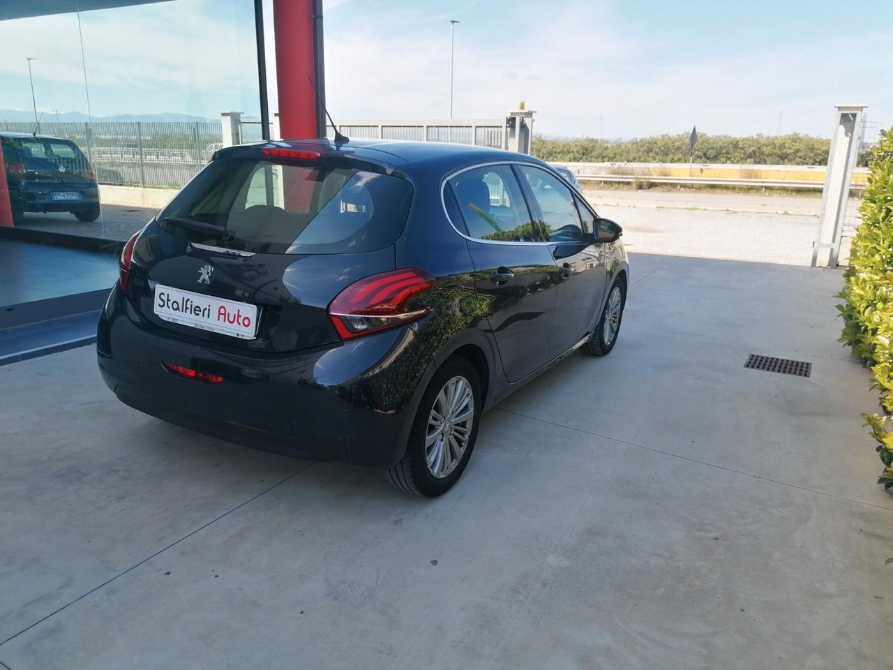 Peugeot 208 PureTech 82 5 porte Allure