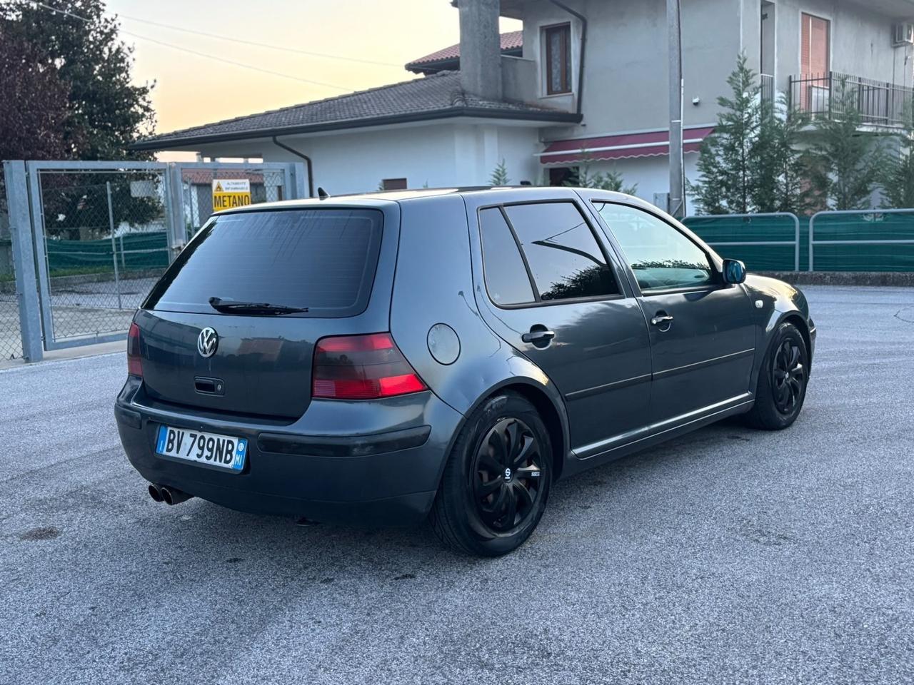 Volkswagen Golf 1.6 16V cat 5 porte Highline