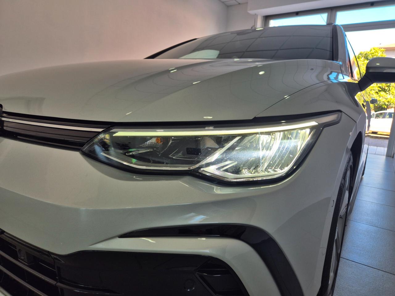 VOLKSWAGEN Golf Variant 2.0 TDI 150 CV DSG R-Line