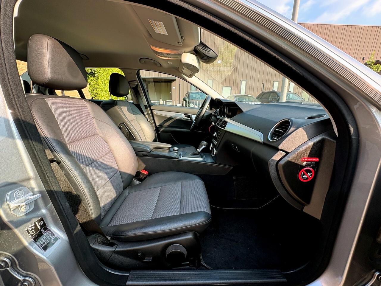 MERCEDES C200(benz)- 97000km- U.Propr-AMG-2012