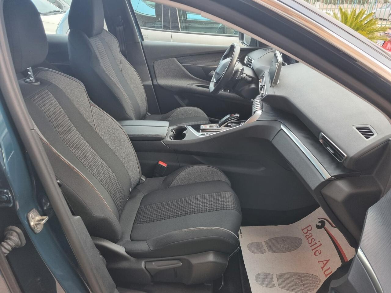 Peugeot 3008 BlueHDi 130 S&S EAT8 Active Pack