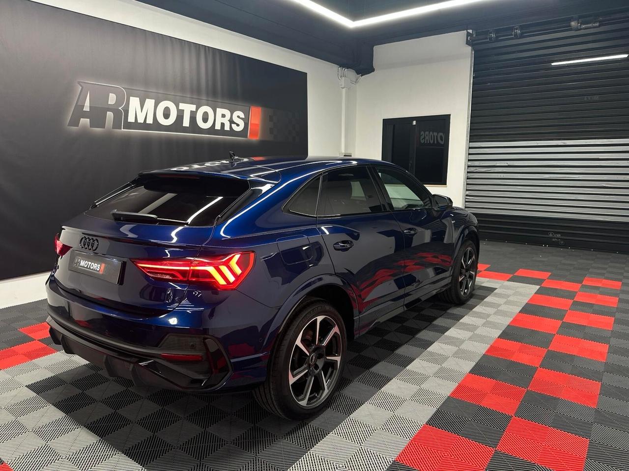 Audi Q3 SPB 45 TFSI e S line Identity Black IVA ESPOSTA