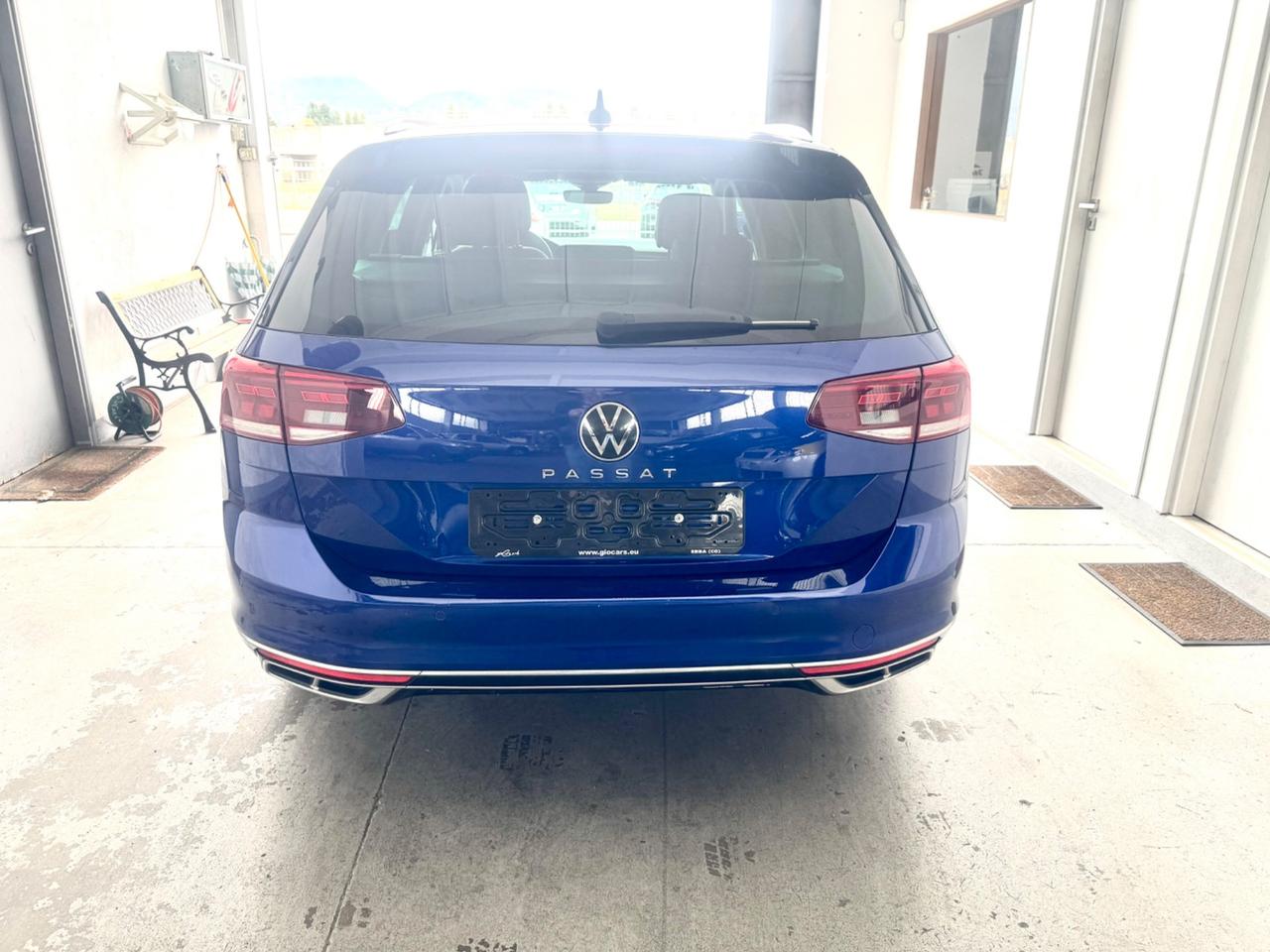 Volkswagen Passat R-Line 2.0 TDI SCR 200 CV DSG Executive