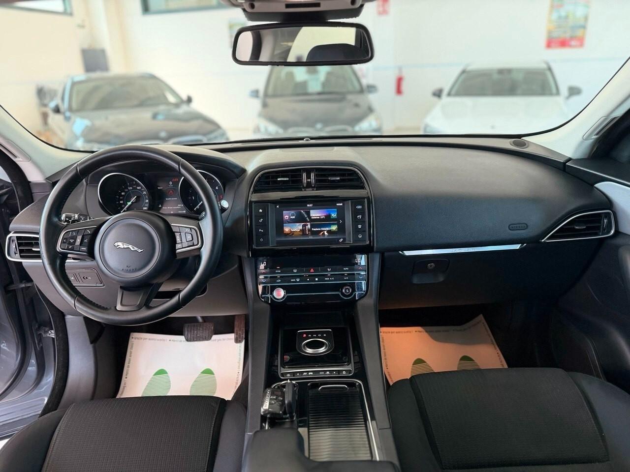 Jaguar F-Pace 2.0 D 180 CV aut. Prestige