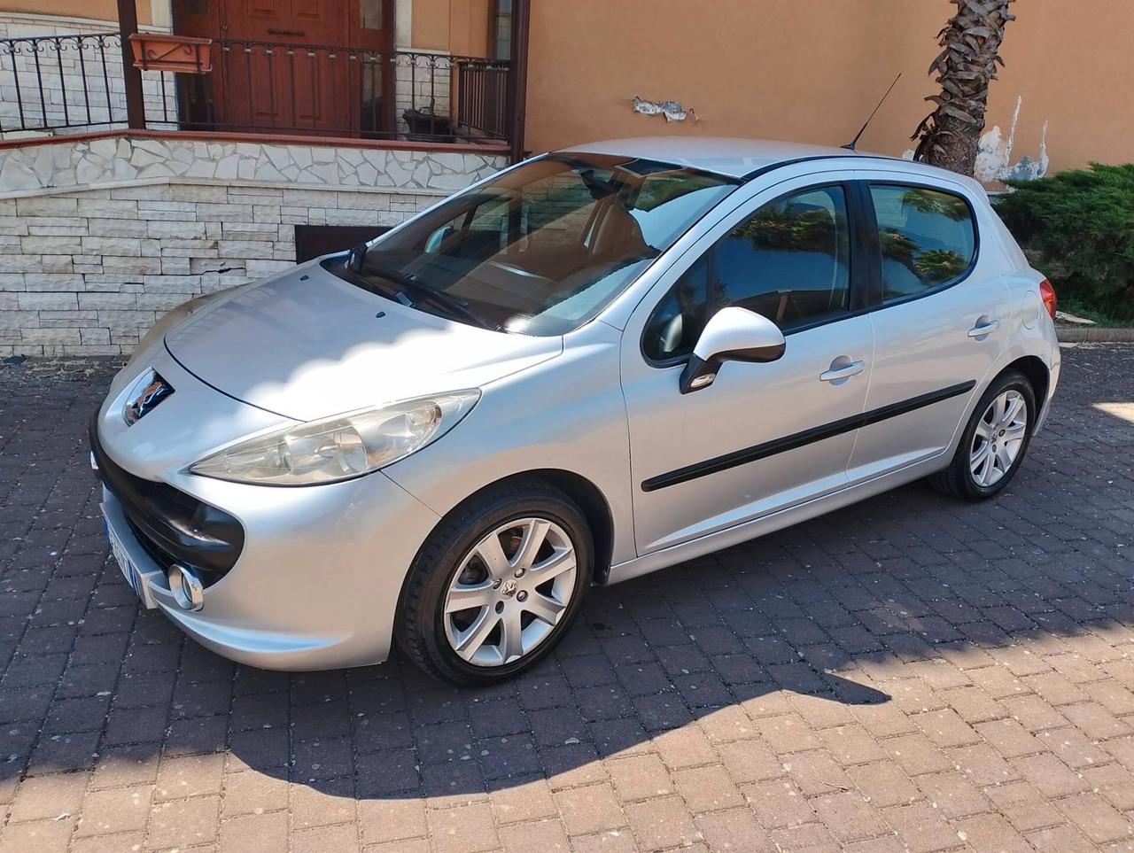 Peugeot 207 1.6 HDi 90CV 5p. XS