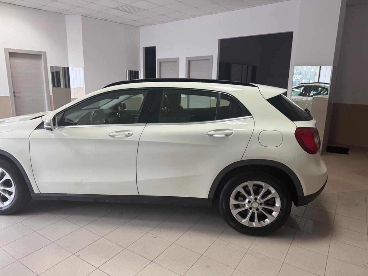 Mercedes-benz GLA 180 d Automatic Premium