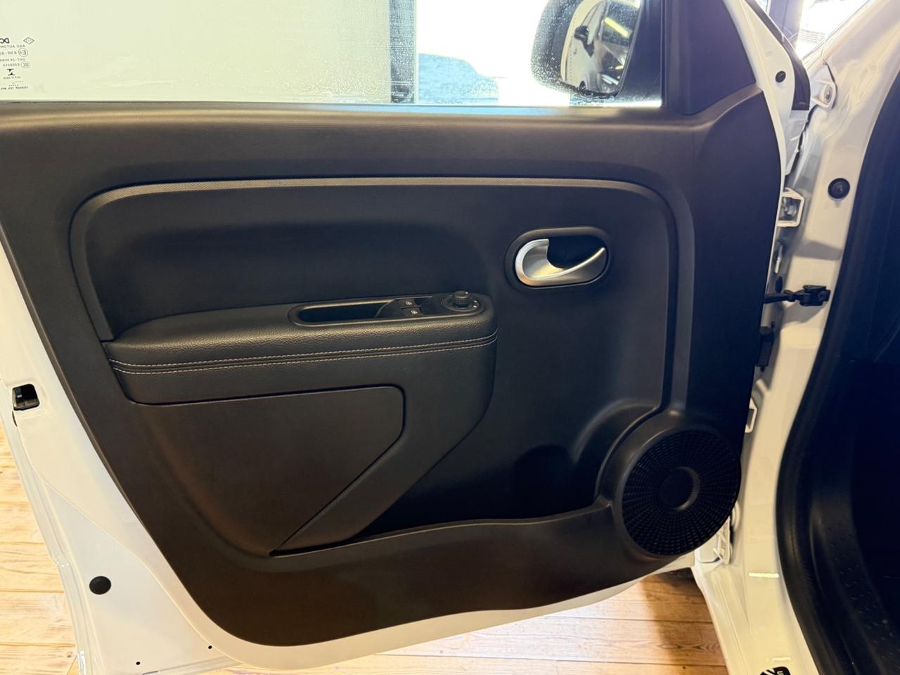 Renault Twingo SCe 65 CV Urban Night