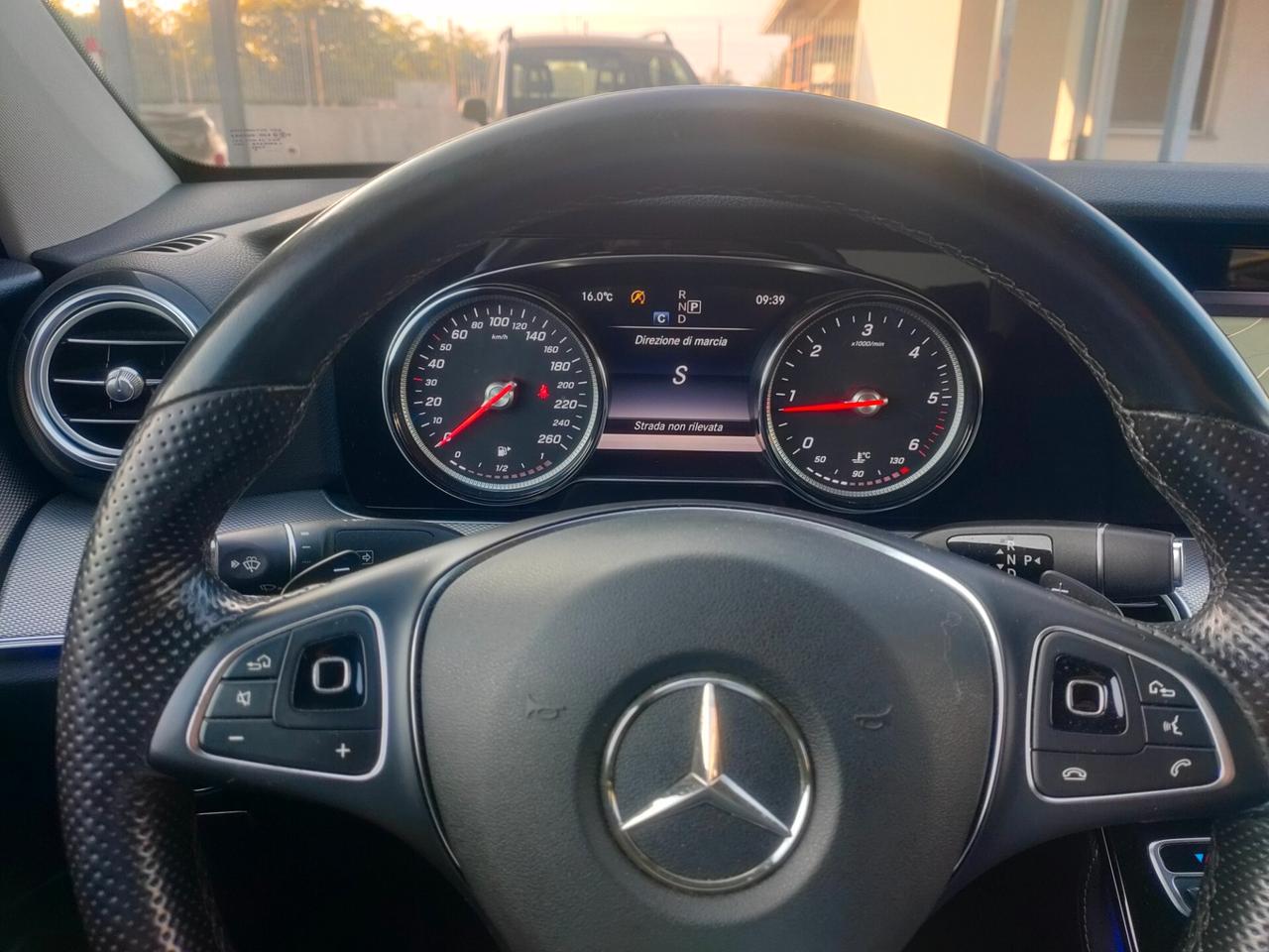 Mercedes-benz E 200 d Auto Premium Plus