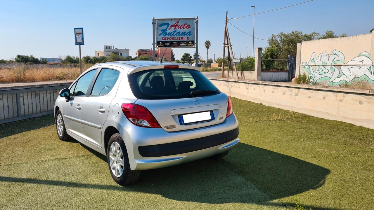Peugeot 207 1.4 HDi 70 cv 2013 NEOPATENTATI