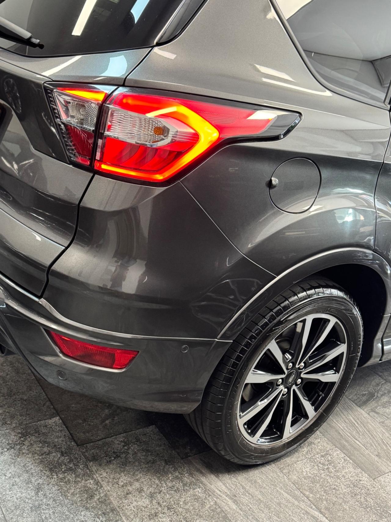 Ford Kuga 1.5 TDCI 120 CV S&S 2WD ST-Line
