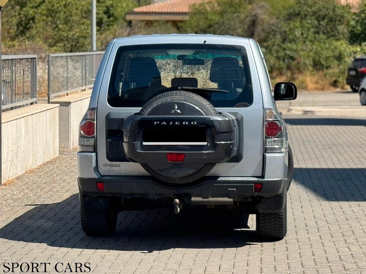 Mitsubishi Pajero 3.2 DI-D 16V aut. 3p. Instyle 200 CV gancio traino