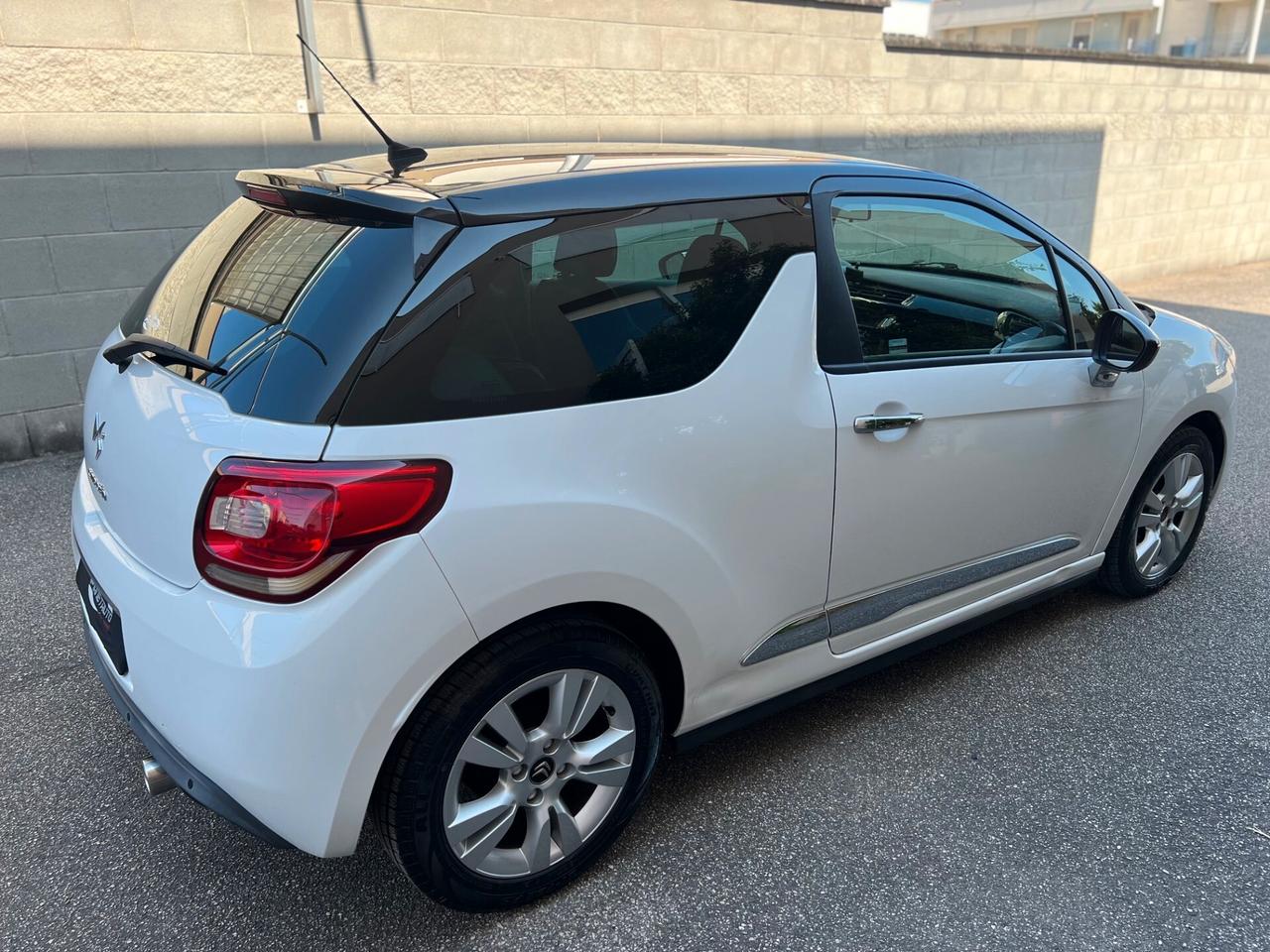CITROEN Ds DS3 1.4 hdi So Chic 70cv OK NEOPAT. PDC/CLIMA/TEL.