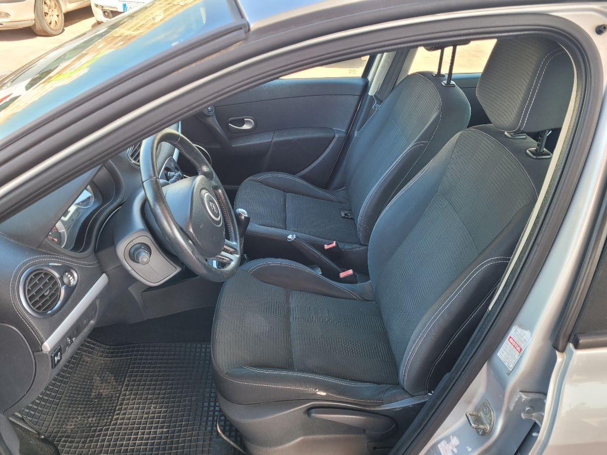RENAULT - Clio