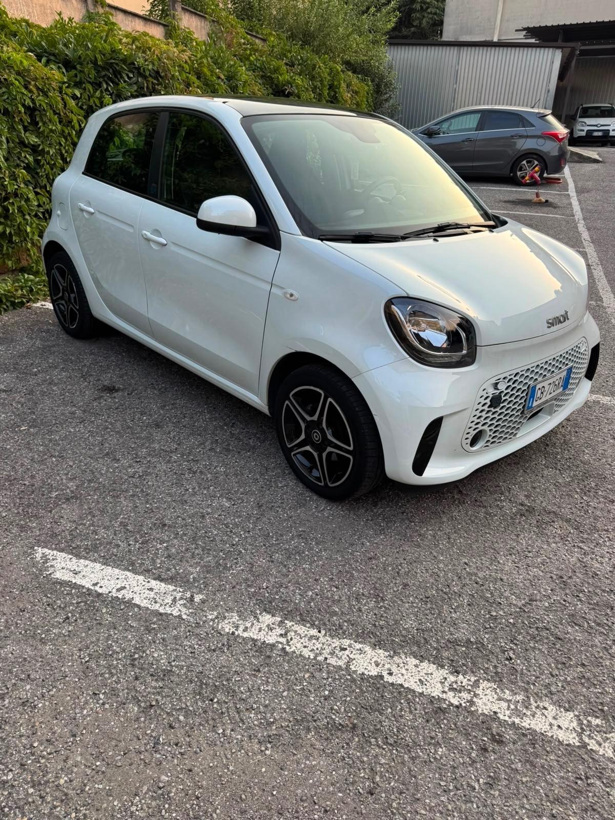 Smart ForFour EQ Pulse