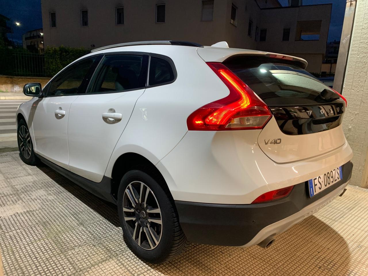 Volvo V40 Cross Country D2 Business Plus