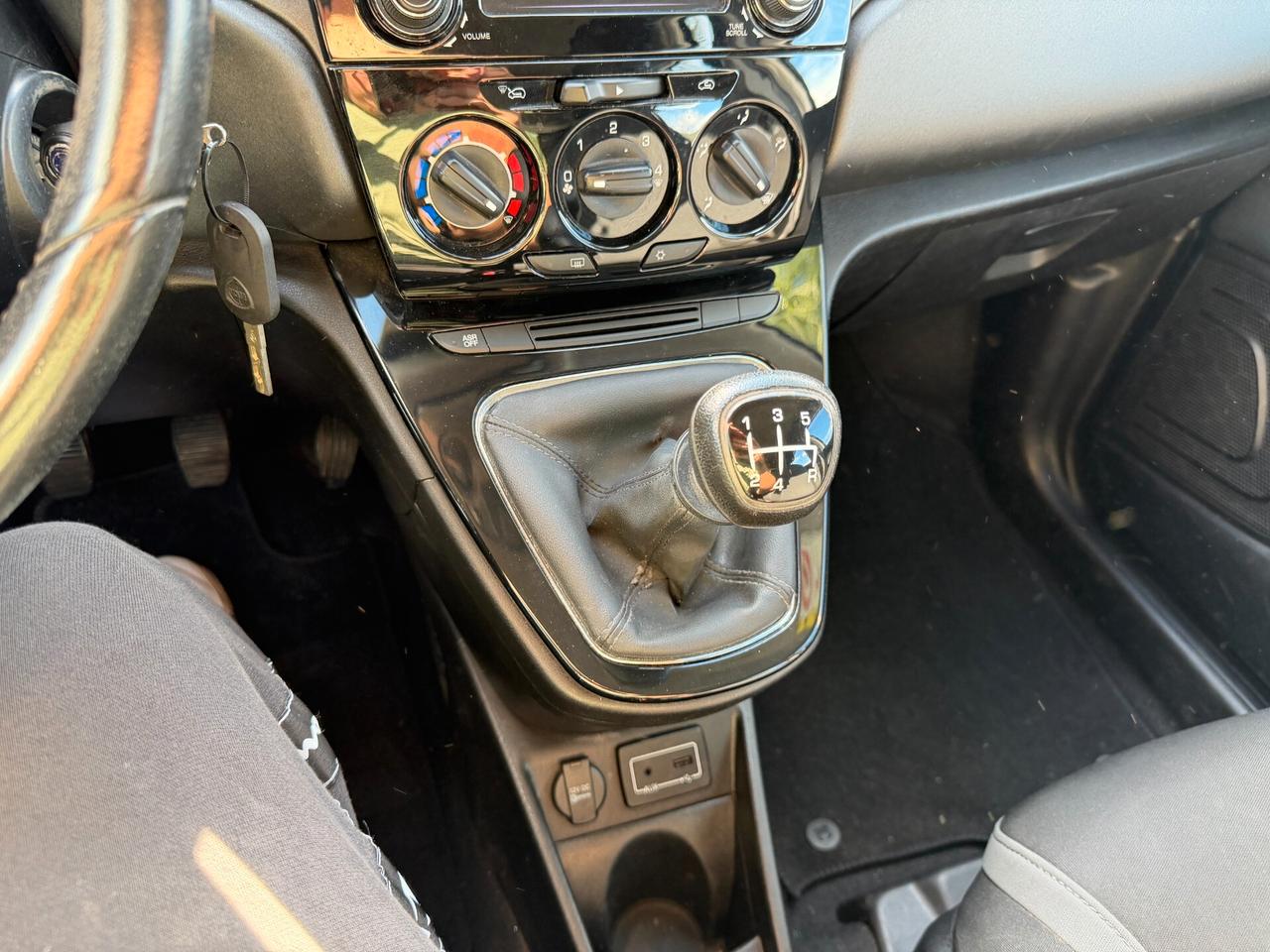 LANCIA YPSILON 2016 1.2 BENZINA/GPL 69 CV
