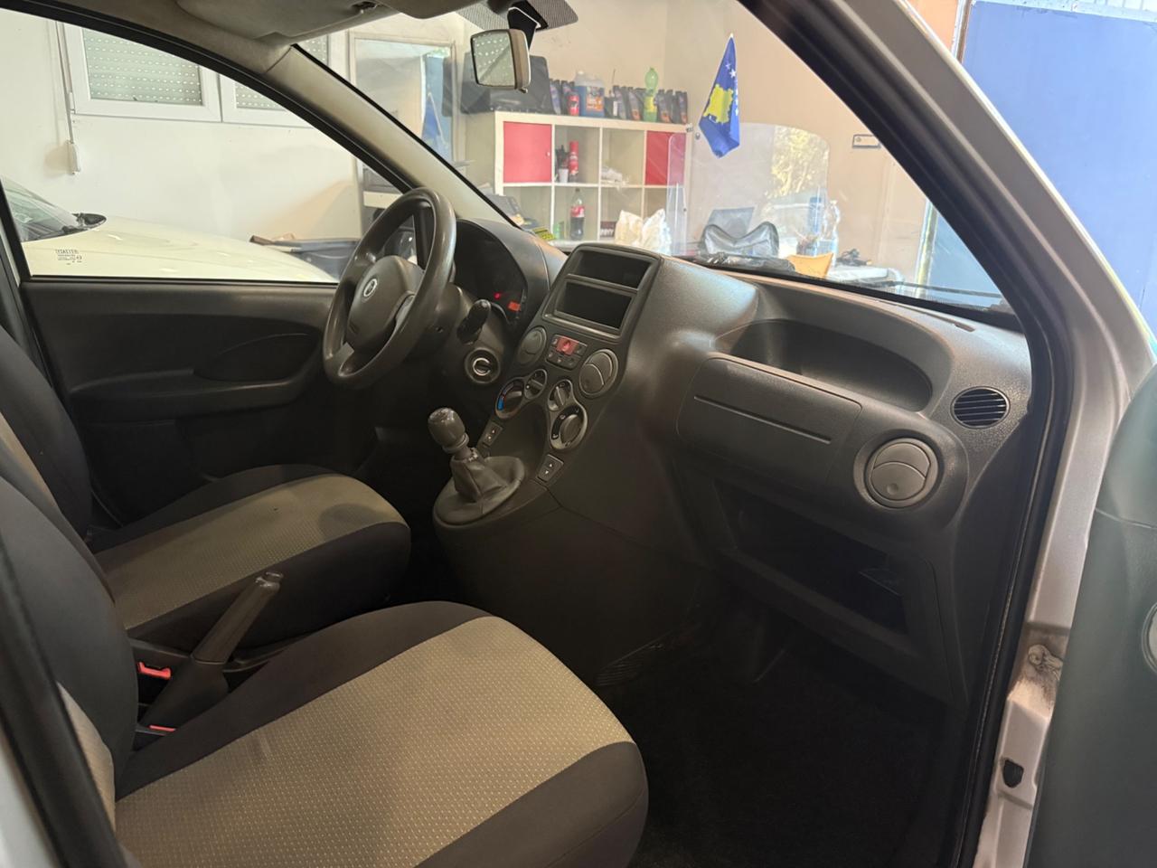 Fiat Panda 1.2 BENZINA ANNO 2007 neopatentati