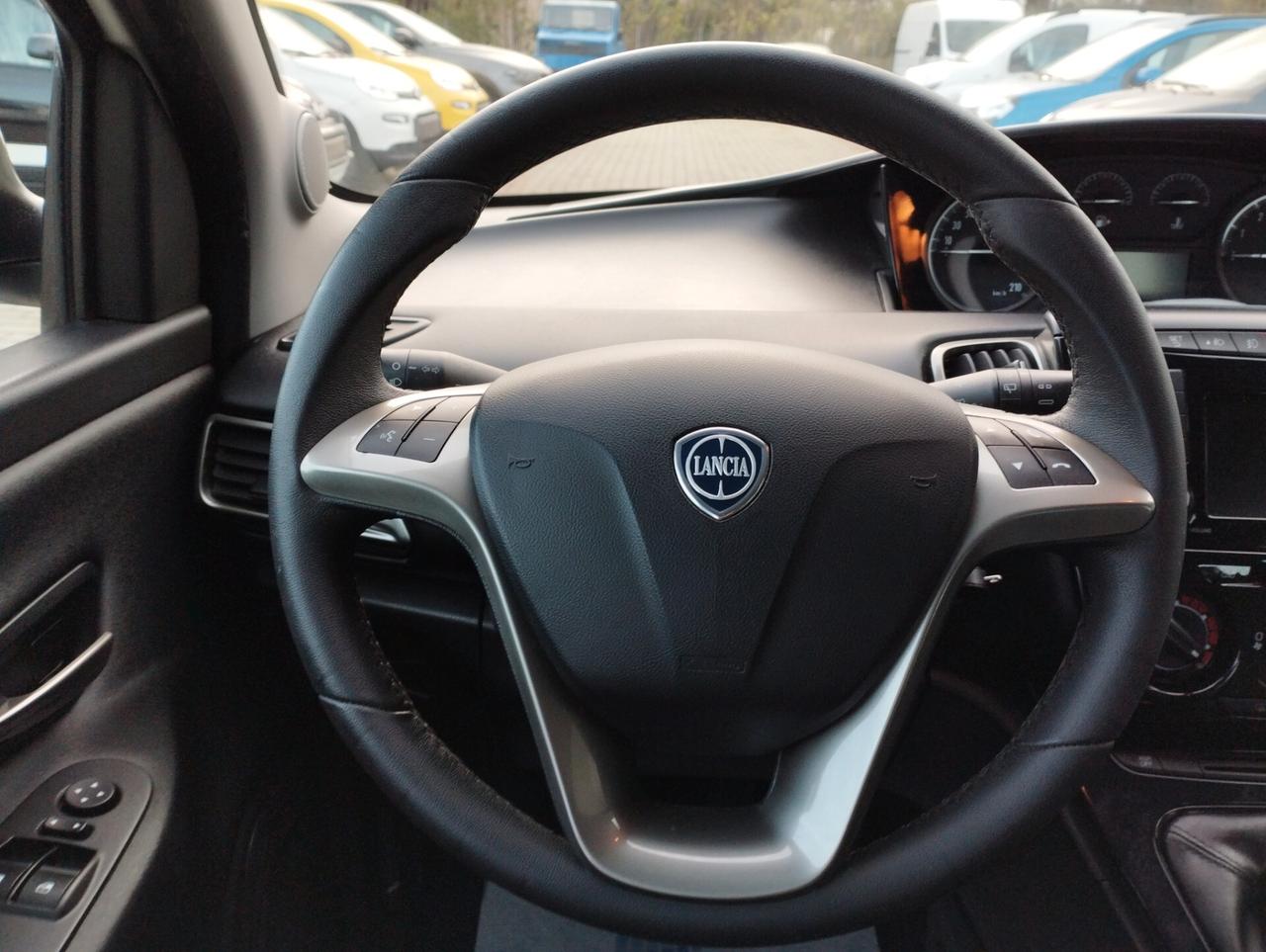 Lancia Ypsilon 1.2 69 CV 5 porte Gold