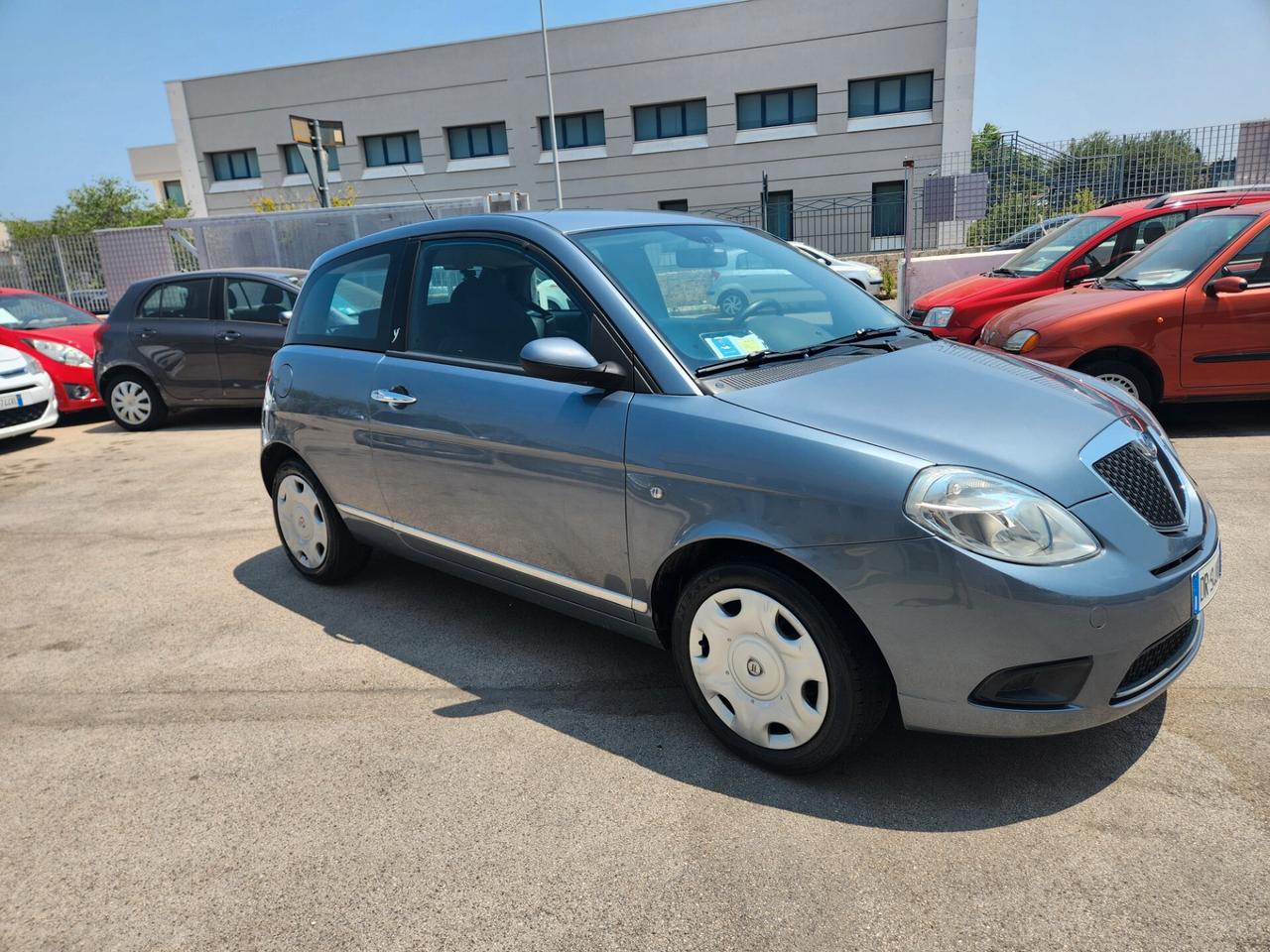 Lancia Ypsilon 1.2 BENZINA X NEOPATENTATI