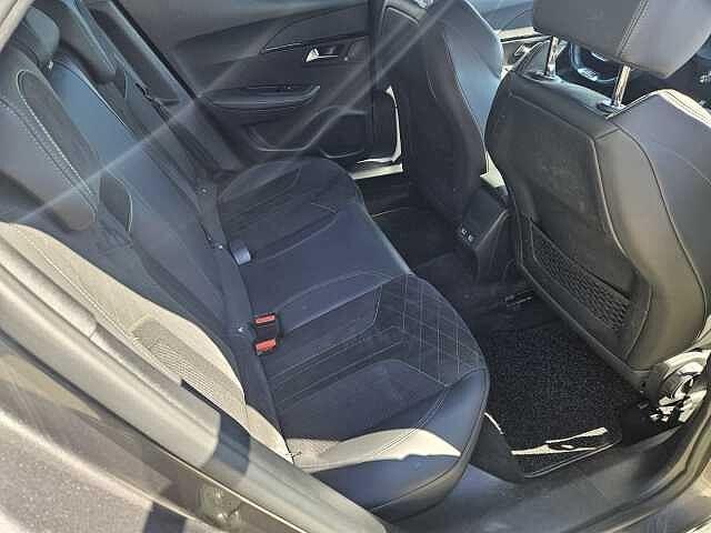 Peugeot 2008 PureTech 155 S&S EAT8 GT