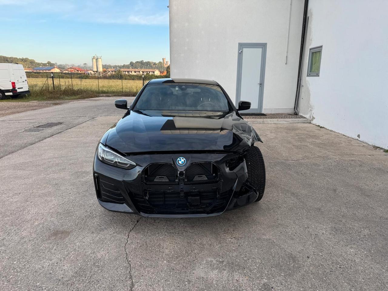 BMW i4 edrive40 Msport 83kw/h 340cv INCIDENTATA