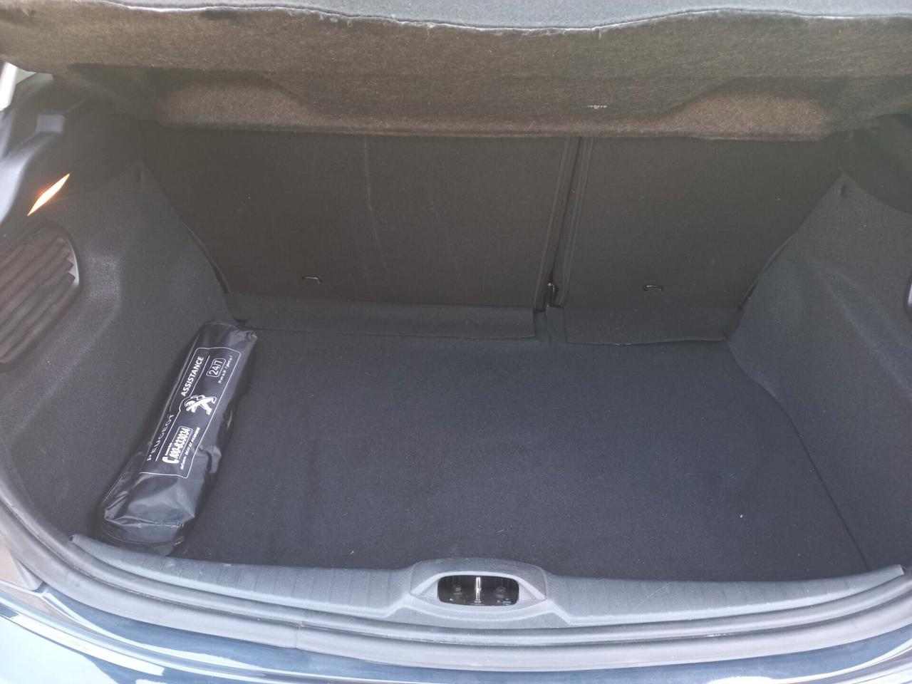 Peugeot 208 1.2 Puretech Allure 5 porte Benzina