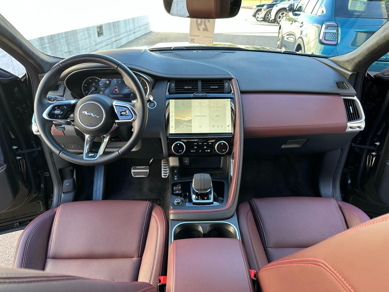 Jaguar E-Pace 2.0d i4 mhev R-Dynamic Black awd 163cv auto