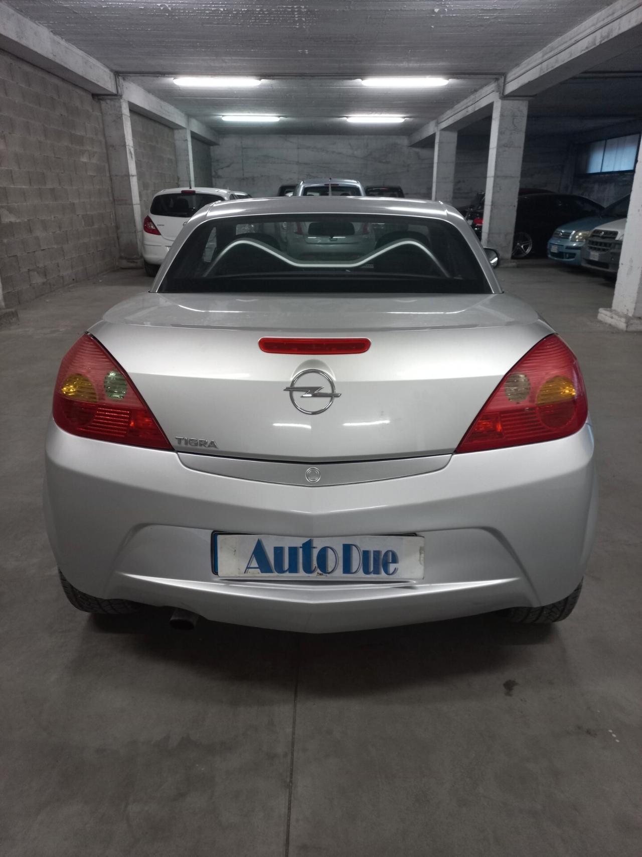Opel Tigra TwinTop 1.4 16V Sport