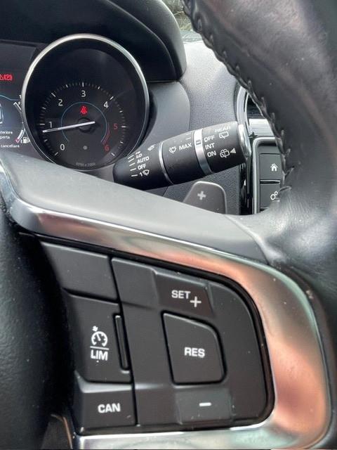 Jaguar F-Pace 2.0 D 180 CV AWD R-Sport